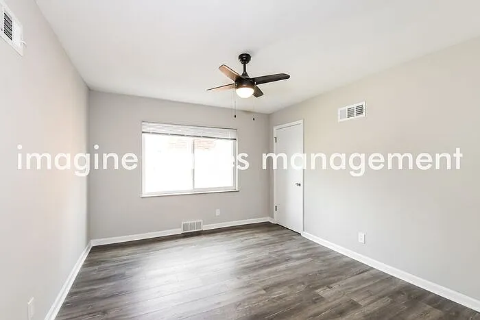 7337 Balson Ave — Photo 7