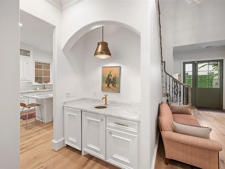 1235 Wynden Oaks Garden Dr — Photo 14