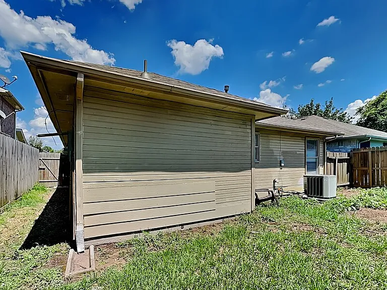 18109 Eganville Cir — Photo 15