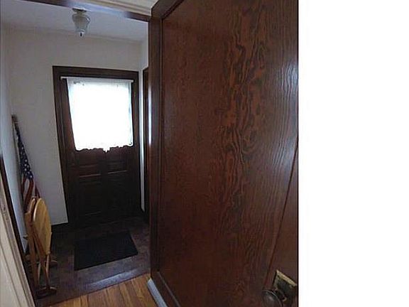 2nd image of 213 Paramount Pkwy
