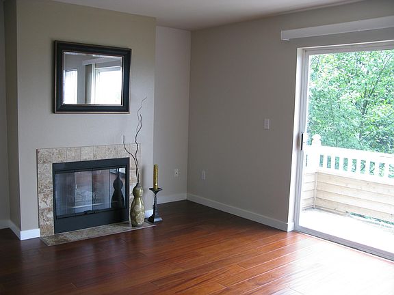 4th image of 3043 14th Ave W APT B