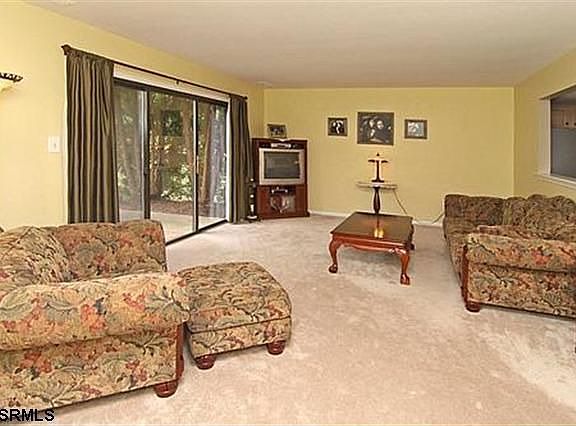 5th image of 210 Allens Ln #425