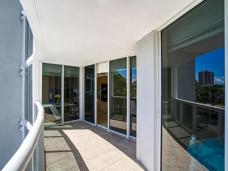 18911 Collins Ave #506 — Photo 57
