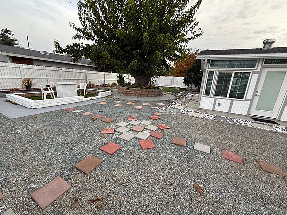 5th image of 14510 Saco St