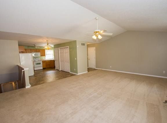 4th image of 1527 Blue Heron Way
