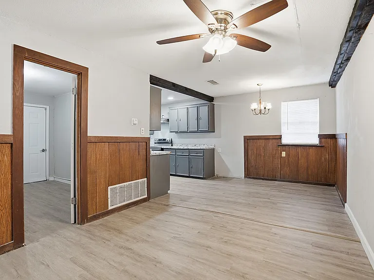 1412 Chase Ave — Photo 8