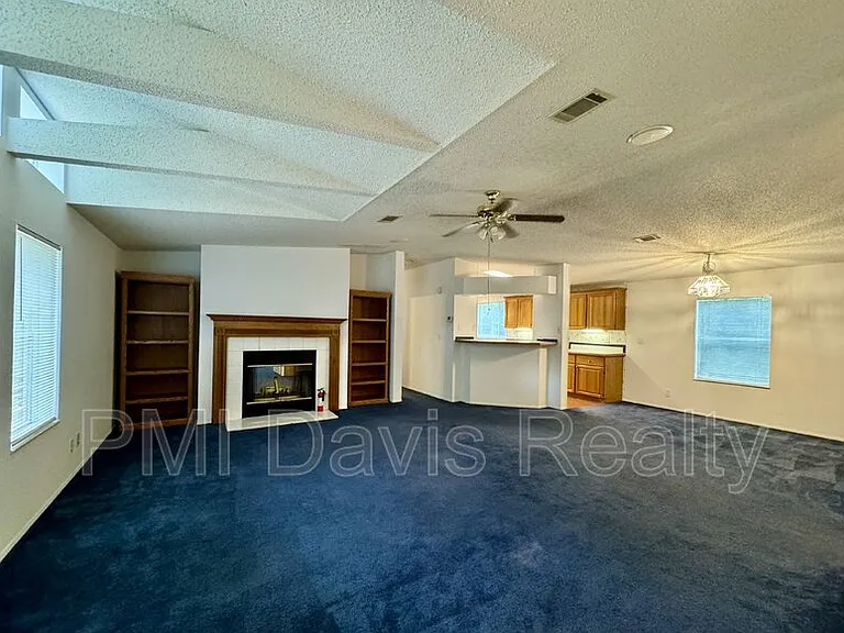 149 Aster Ave — Photo 6