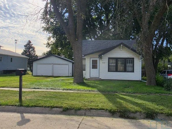 233 N 4th Ave, Sheldon, IA 51201