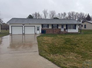 230 E 2nd St, Ashton, IA 51232