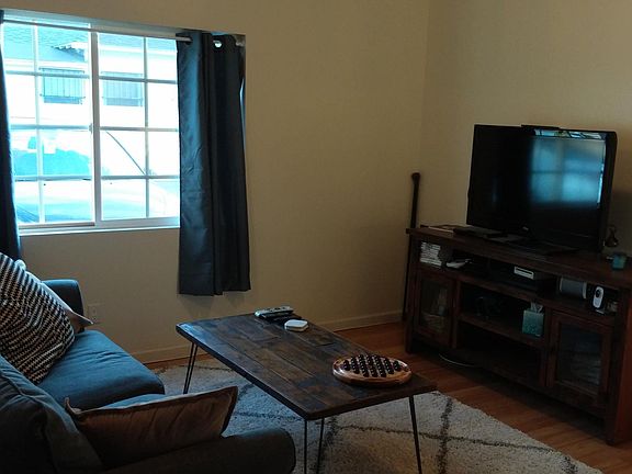 4th image of 1824 Montrose St #10