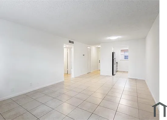 450 SW 2nd Ave #205 — Photo 8