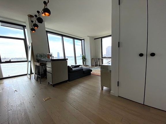 4th image of 626 1st Ave #C