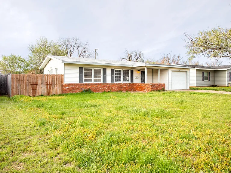 3505 Lometa Dr — Photo 1