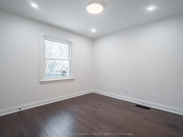 356 E 17th St #UPPER — Photo 13