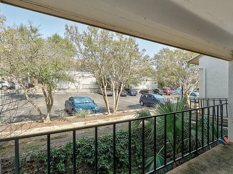 6910 Hart Ln #907 — Photo 4