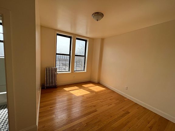 4th image of 1194 Brook Ave #C3