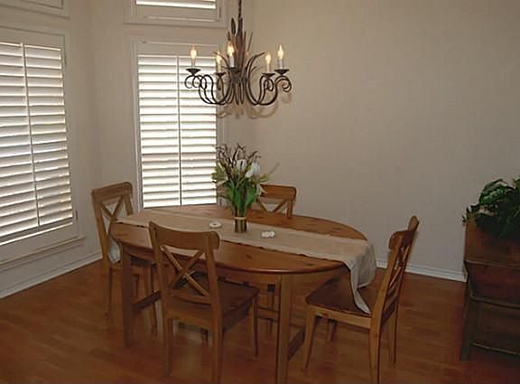 4th image of 8621 Forest Glenn Dr
