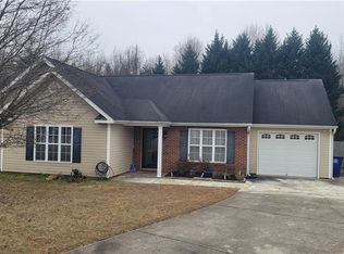 2677 Wynbrook Dr, Winston Salem, NC 27103
