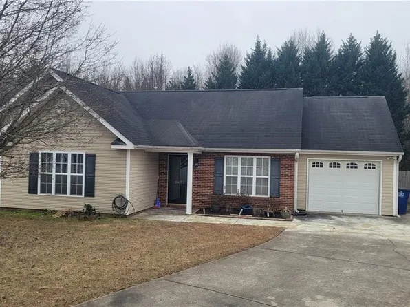 2677 Wynbrook Dr, Winston Salem, NC 27103