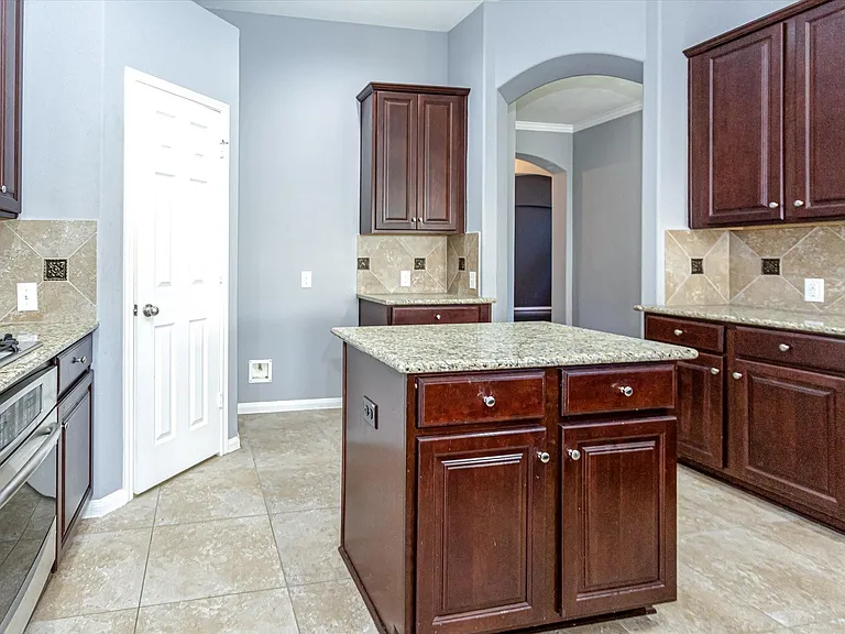 14322 Baron Creek Ln — Photo 30