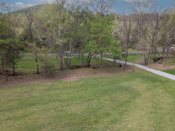 3rd image of 2252 Coffee Rd
