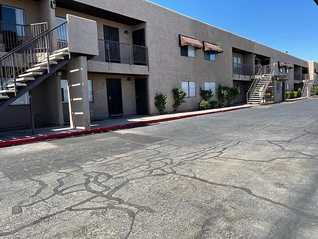 1 bed, 550 sqft, $950 — Photo 2