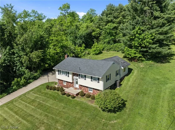 71660 Sunny Acres Dr, Martins Ferry, OH 43935