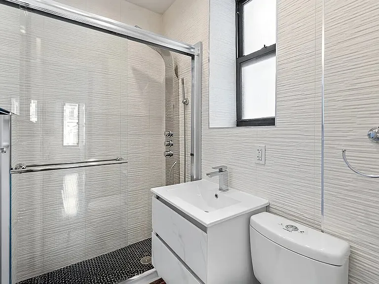 152 Thompson St #4E — Photo 10