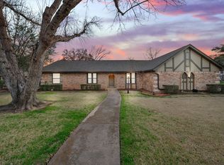 2513 Marian St, Grand Prairie, TX 75050