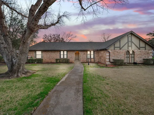 2513 Marian St, Grand Prairie, TX 75050