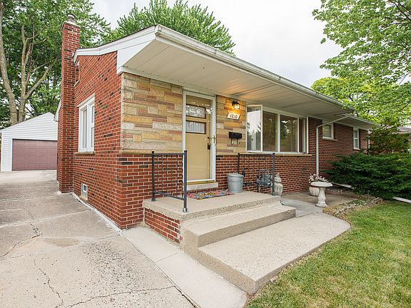 2nd image of 1210 Arella Blvd