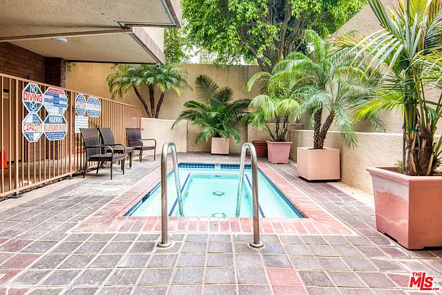 2 bed, 2.0 bath, 1550 sqft, $4,750 — Photo 3
