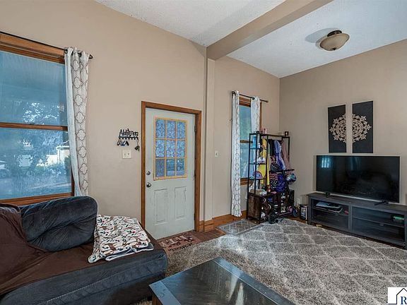 3rd image of 326 Grace St