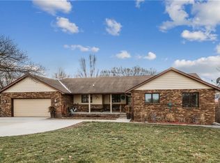 8040 NW Beaver Dr, Johnston, IA 50131