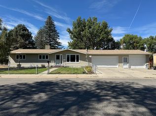 302 N 6th St W, Riverton, WY 82501