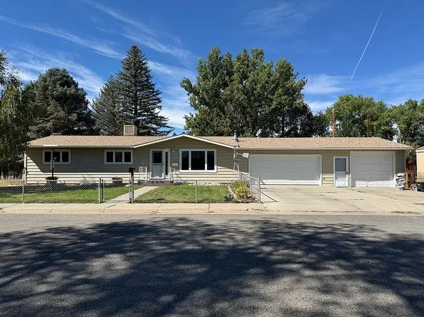 302 N 6th St W, Riverton, WY 82501