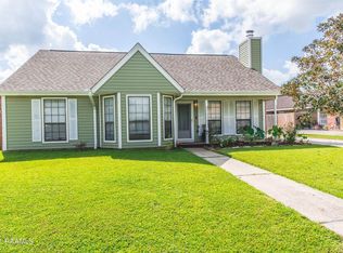 806 Rosedown Ln, Lafayette, LA 70503