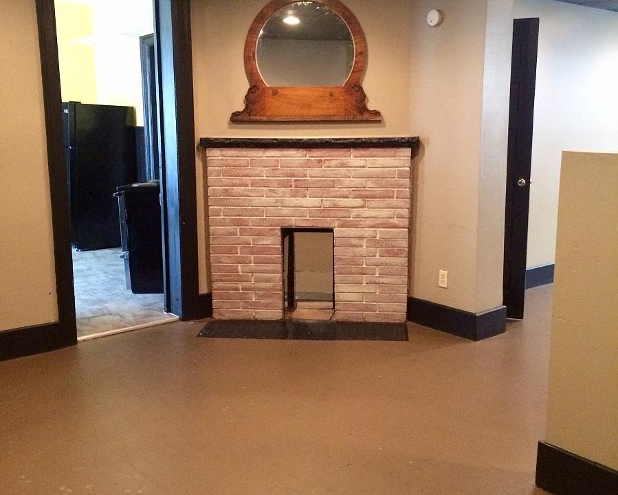 Vibrant Elmwood Village Living 1010 Elmwood Ave. Buffalo, NY 14222