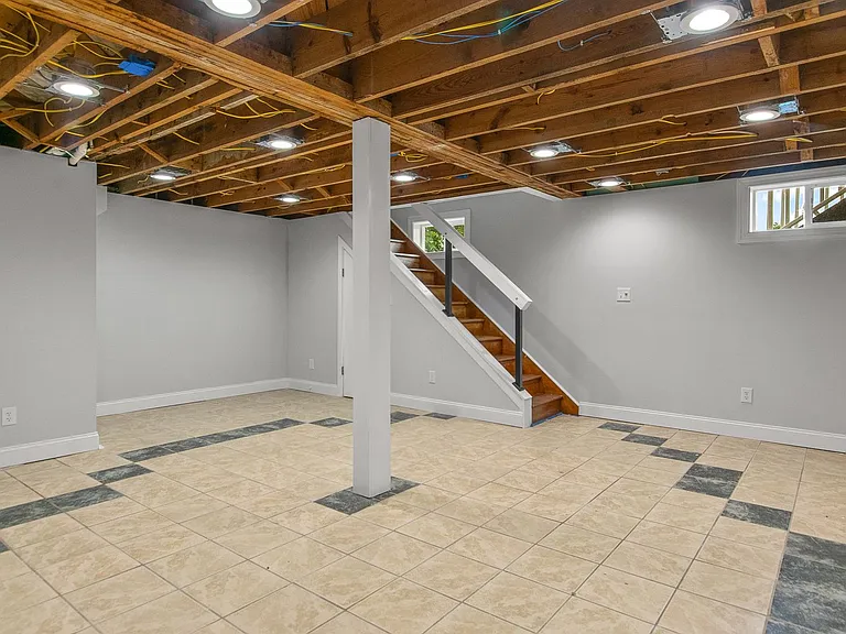 407 Robertson St — Photo 21