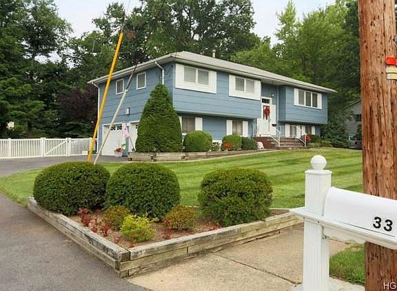 3rd image of 33 Lois Dr