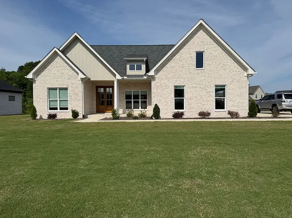 120 Caroline Way, Muscle Shoals, AL 35661
