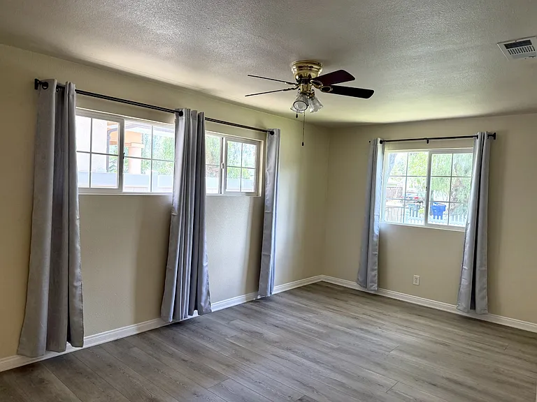 6074 Palm Ave — Photo 9