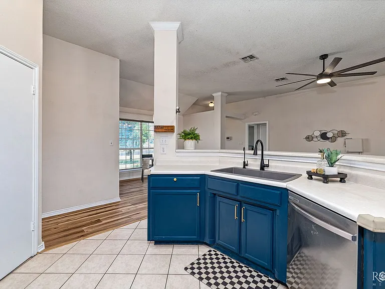 1724 Edmund Blvd — Photo 12