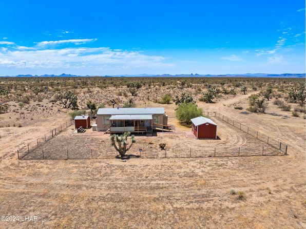 6705 E Red Barrel Rd, Yucca, AZ 86438