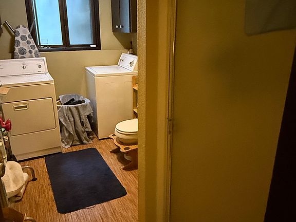 1st Floor bathroom with laundry