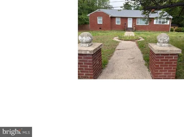 130 Sanford Dr, Fredericksburg, VA 22406