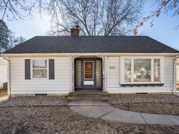 200 Terrace Dr, Waterloo, IA 50702