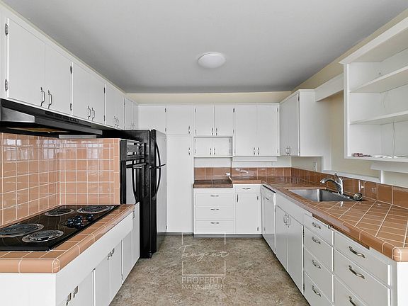 2nd image of 2761 NW Quimby St #2B-1BA-800SQFT