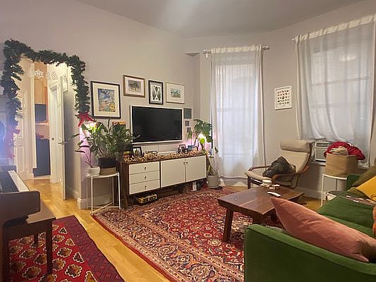 2nd image of 173 W 81st St APT 4C