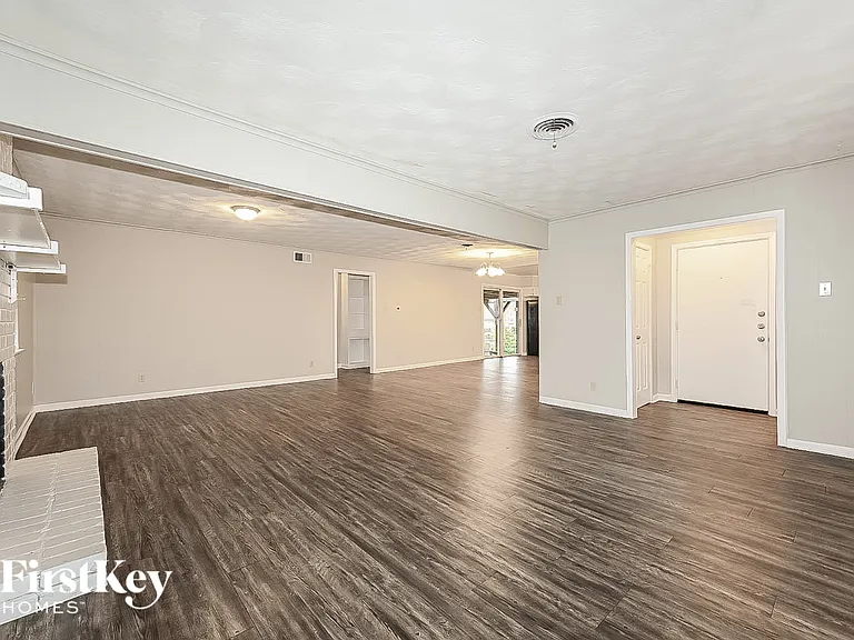 3825 Tolbert St — Photo 4